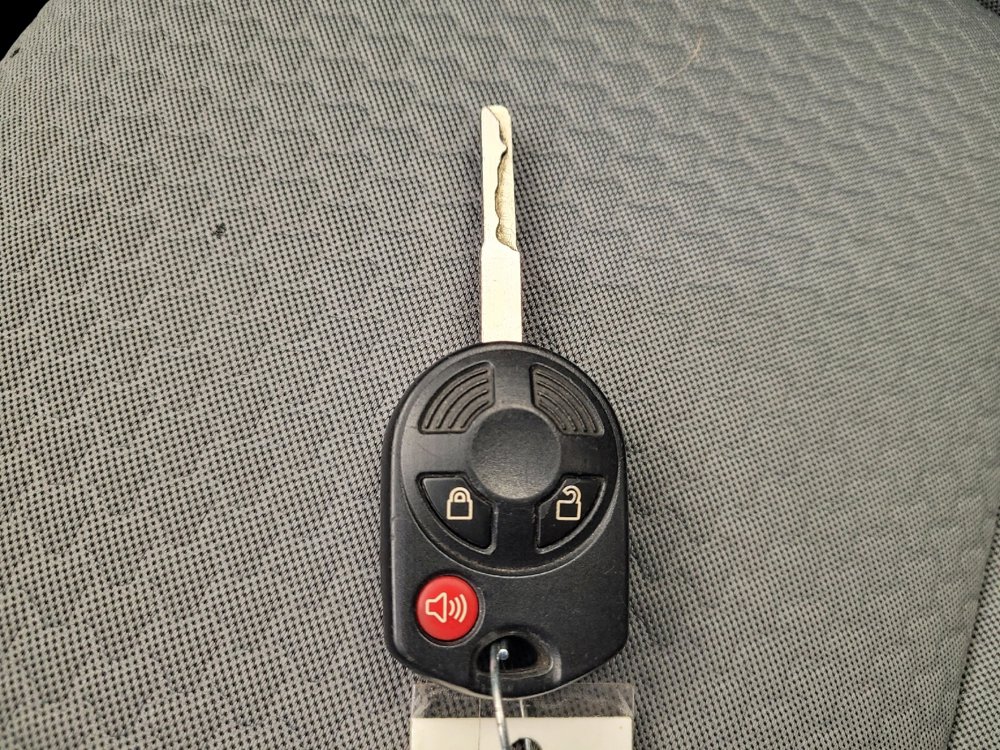 Used 2017 Ford Escape SE image 32