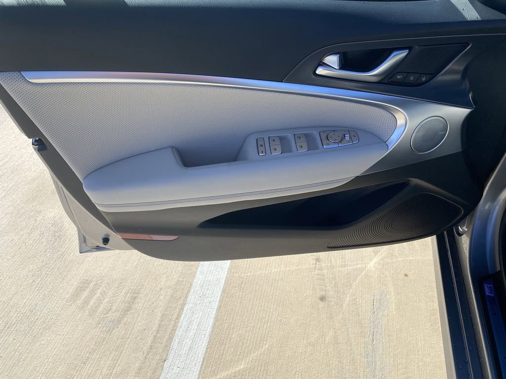 New 2025 Genesis G70 2.5T w/ Sport Prestige Package RWD image 12