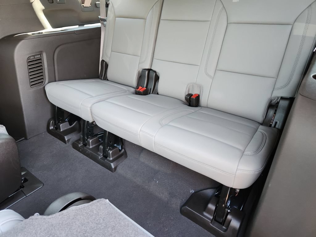 New 2026 Chevrolet Suburban LT w/ Comfort Package AWD/4WD image 11