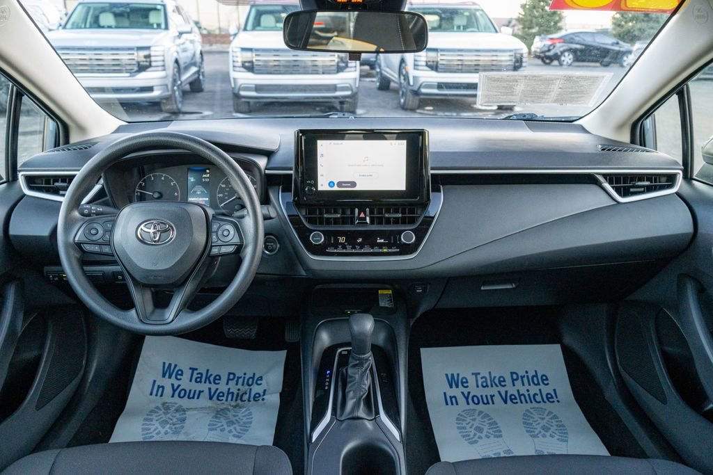 Used 2025 Toyota Corolla LE w/ LE Premium Package image 16