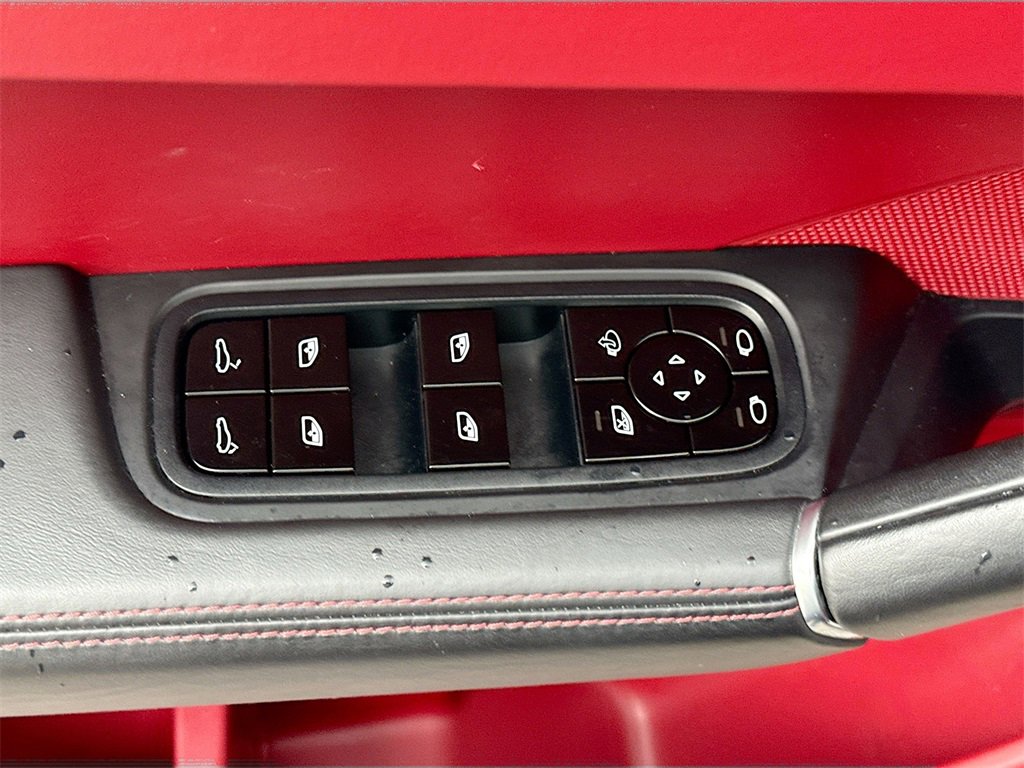 Used 2020 Porsche Cayenne S image 10