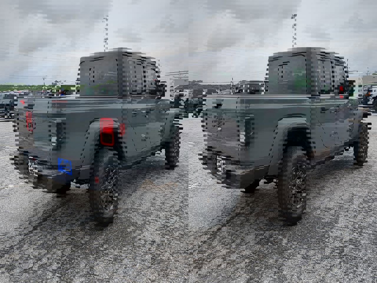 New 2025 Jeep Gladiator Sport image 3