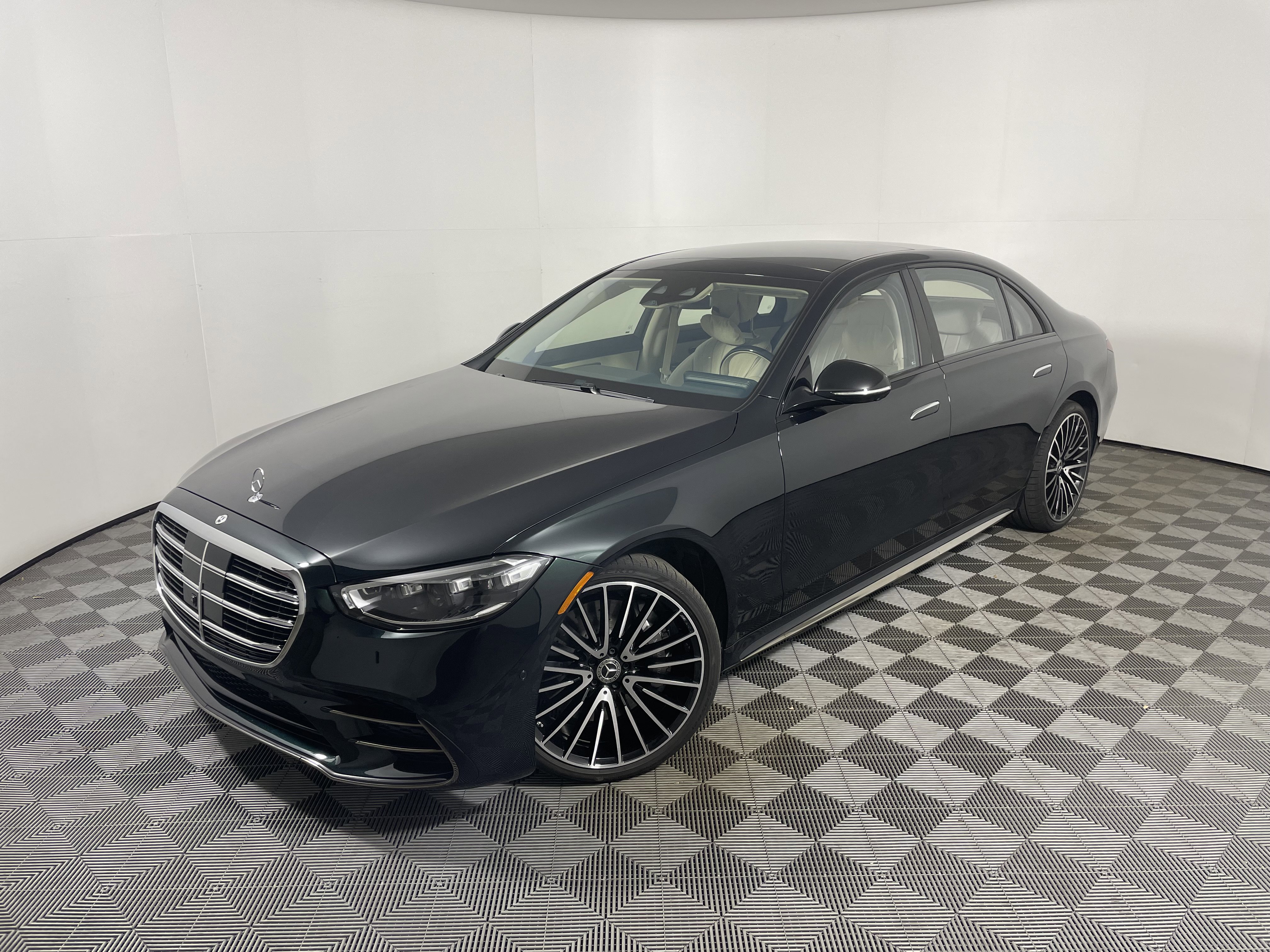 Certified 2023 Mercedes-Benz S 500 4MATIC image 1