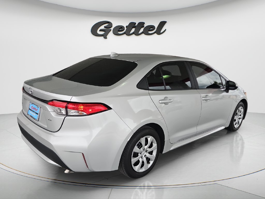 Certified 2022 Toyota Corolla LE FWD image 5
