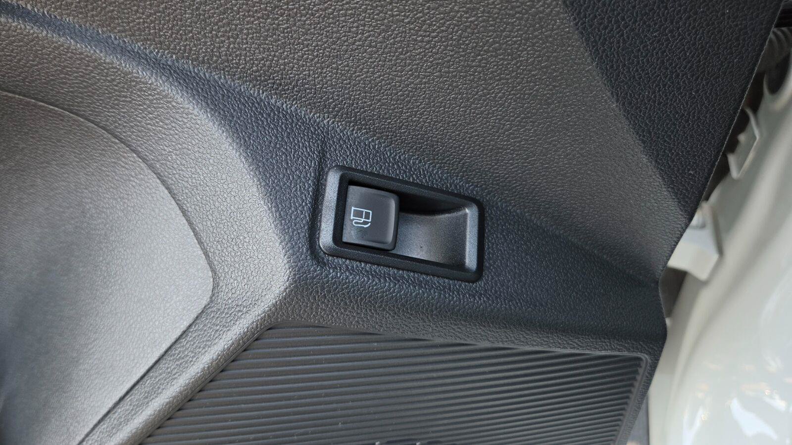 Certified 2023 Volkswagen Taos SE w/ Panoramic Sunroof Package FWD image 22