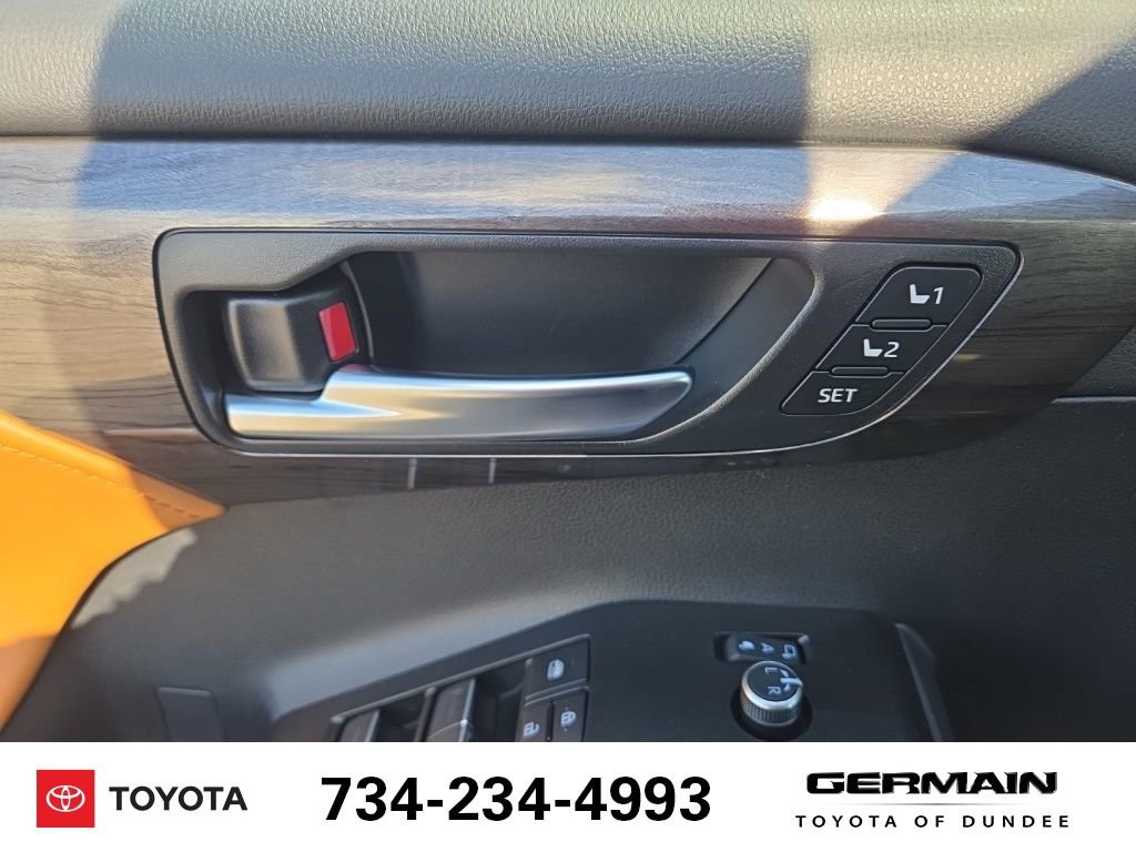 New 2026 Toyota Highlander Platinum image 37