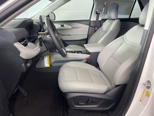 New 2026 Ford Explorer Active AWD/4WD image 9