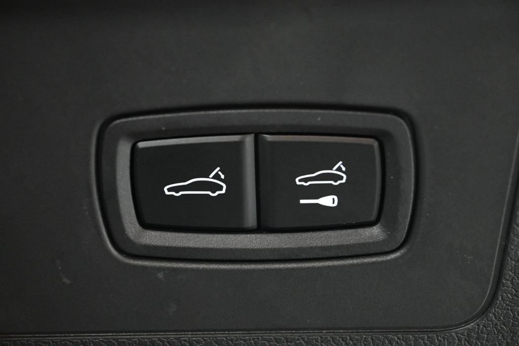 Certified 2025 Porsche Panamera 4 AWD/4WD image 30