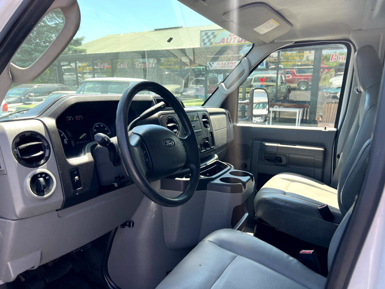 Used 2015 Ford E-350 and Econoline 350 Super Duty image 7