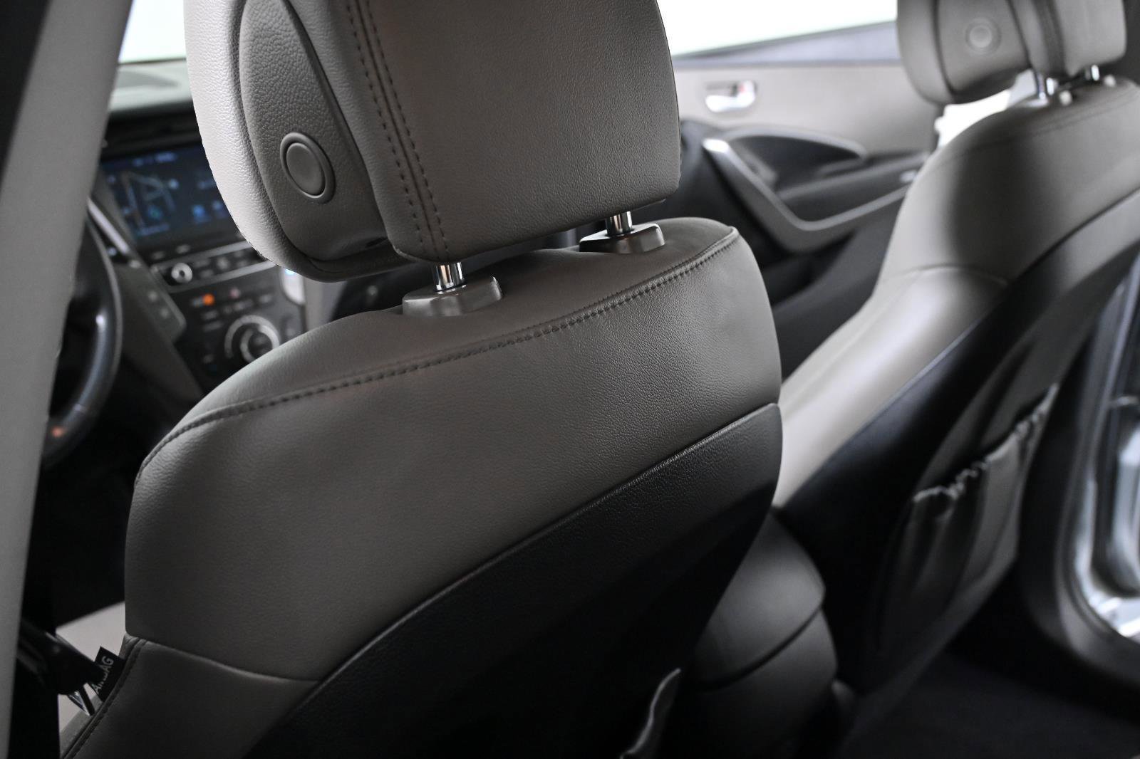 Used 2017 Hyundai Santa Fe Sport w/ 2.4L Tech Package 04 image 28