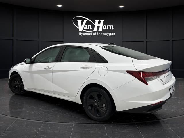 Used 2021 Hyundai Elantra Blue image 3