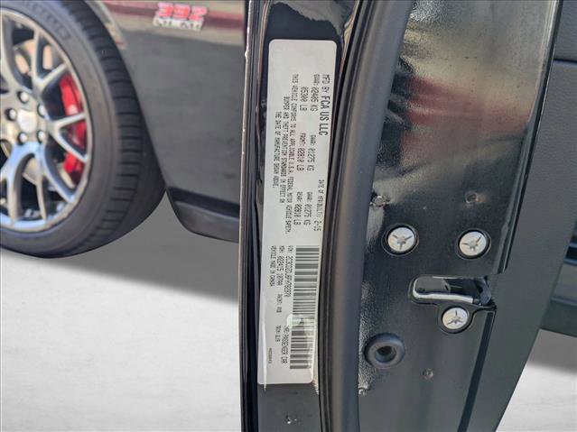 Used 2015 Dodge Challenger SRT image 25