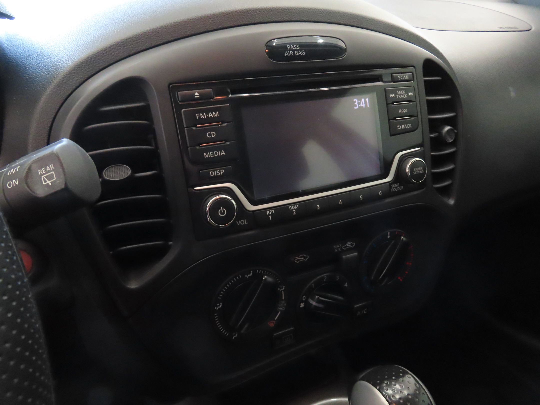 Used 2016 Nissan Juke S FWD image 19