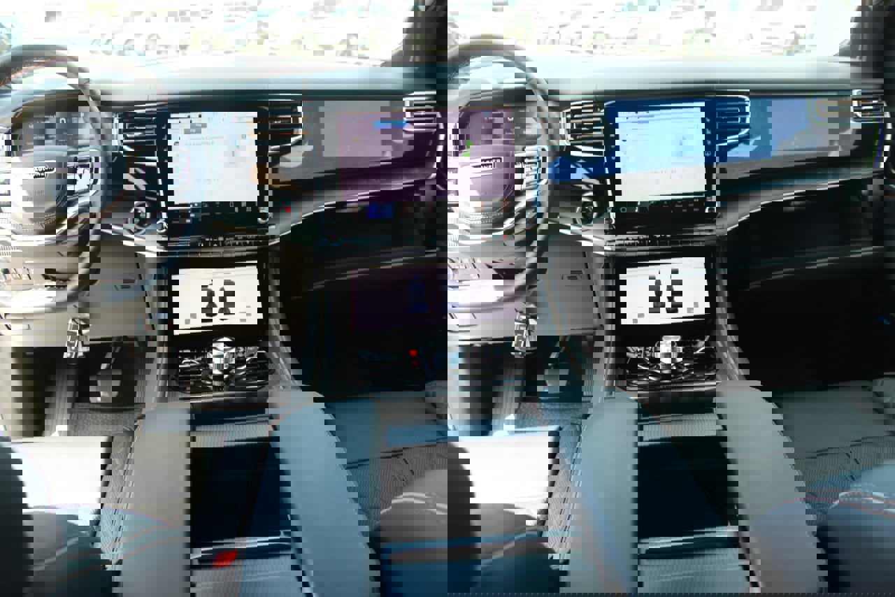 New 2025 Jeep Grand Wagoneer Series III w/ Rear Seat Video Group 1 image 14