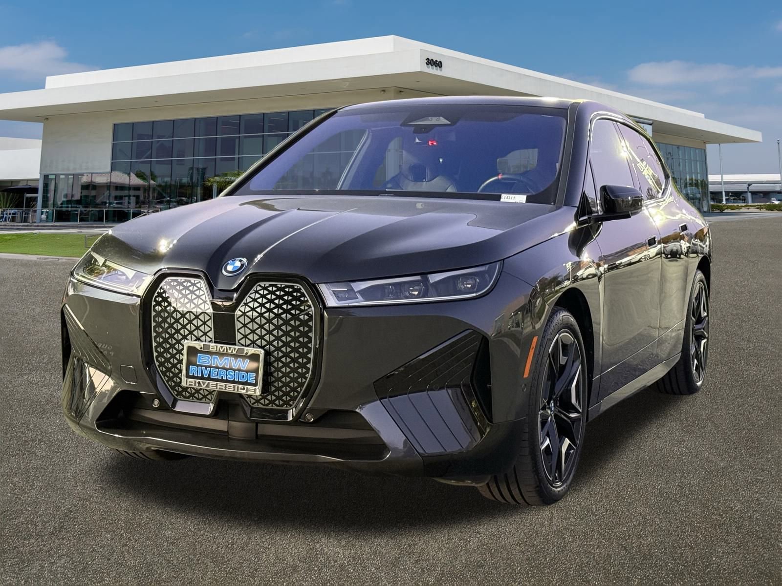 Used 2025 BMW iX M60 image 4