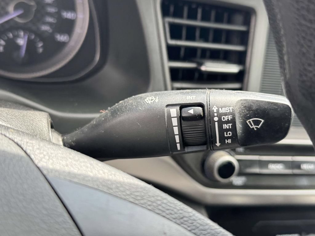 Used 2019 Hyundai Elantra SE w/ Cargo Package FWD image 26