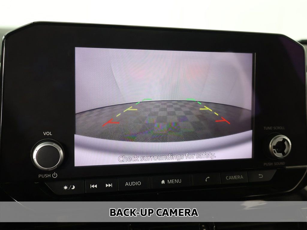 Used 2023 Nissan Pathfinder SV image 5