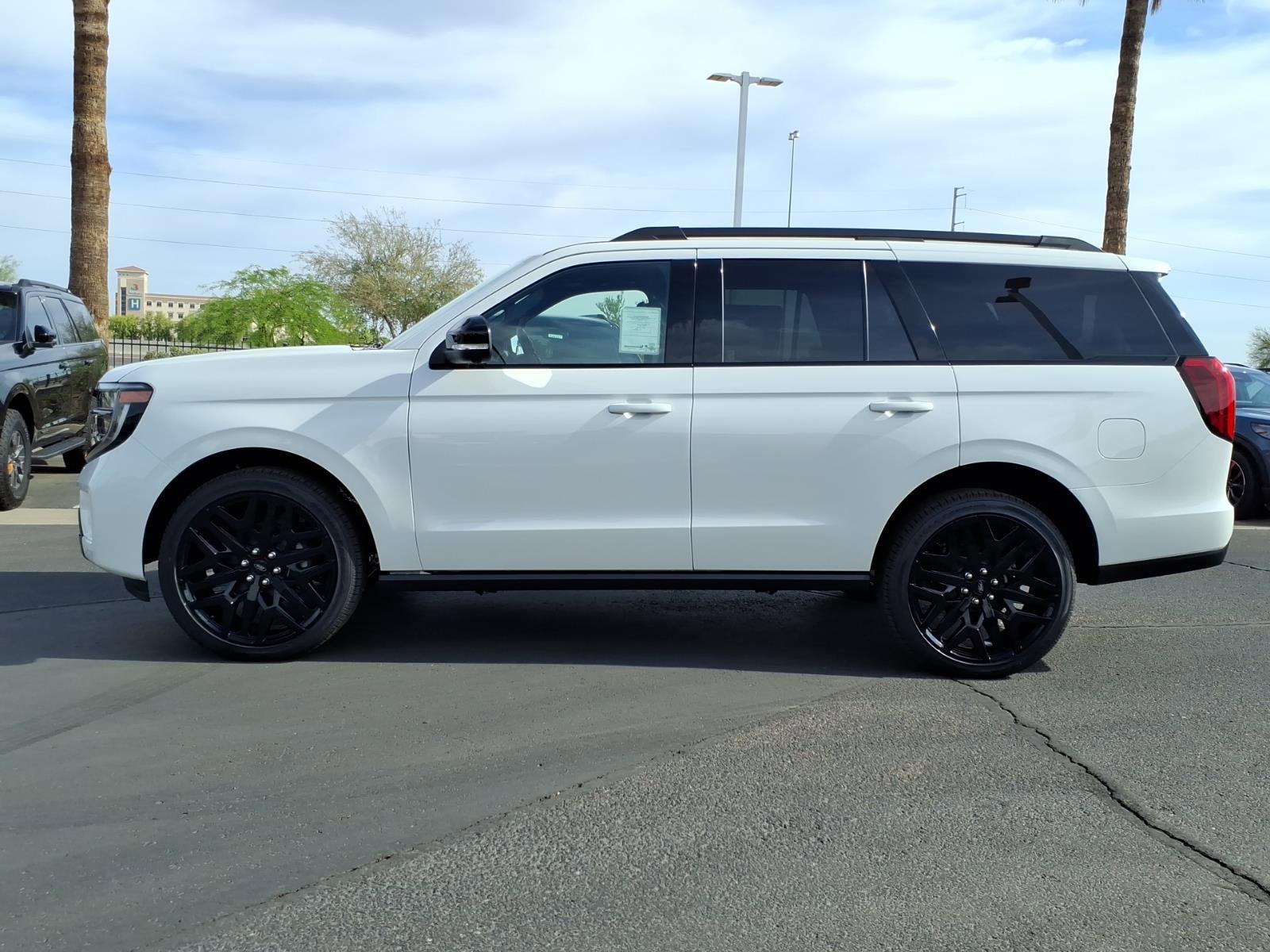 New 2026 Ford Expedition Platinum image 2