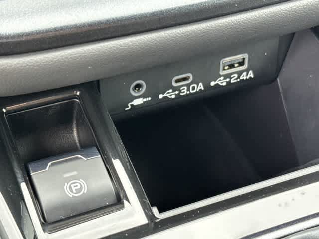 Used 2025 Subaru Outback Wilderness AWD/4WD image 28