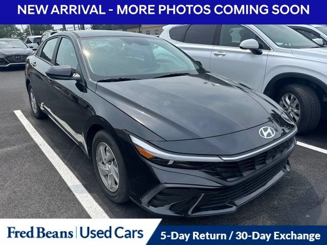 Used 2024 Hyundai Elantra SE FWD image 1
