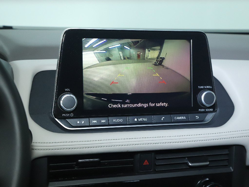 Certified 2025 Nissan Rogue SV image 28