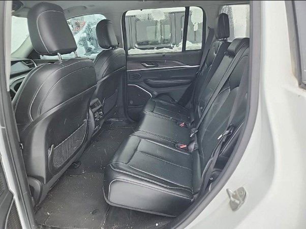 Used 2022 Jeep Grand Cherokee Limited 4xe w/ Luxury Tech Group II image 11