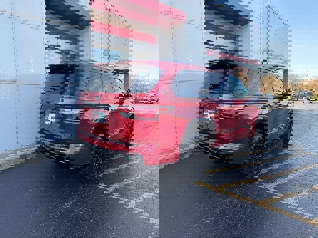 Used 2024 Toyota Sequoia Platinum image 7