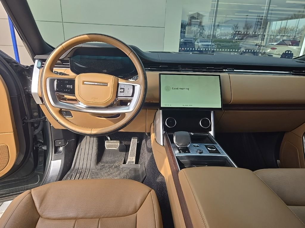 Used 2023 Land Rover Range Rover Long Wheelbase SE image 15