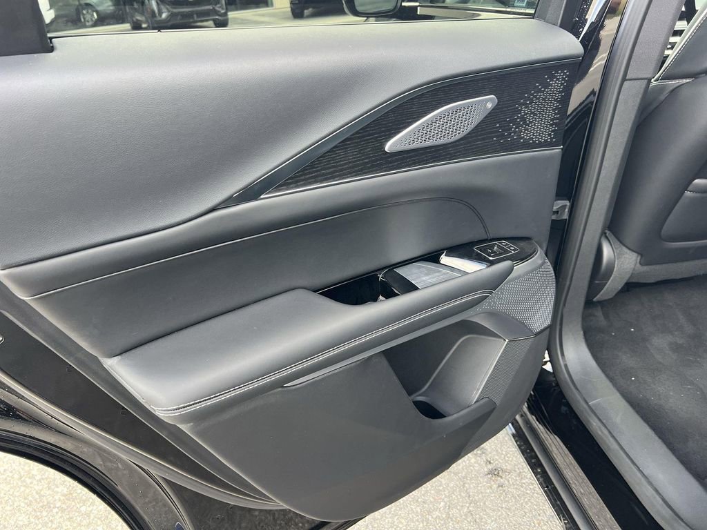 New 2026 Cadillac Lyriq V image 28