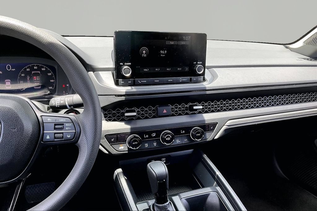 Certified 2025 Honda Accord SE image 9