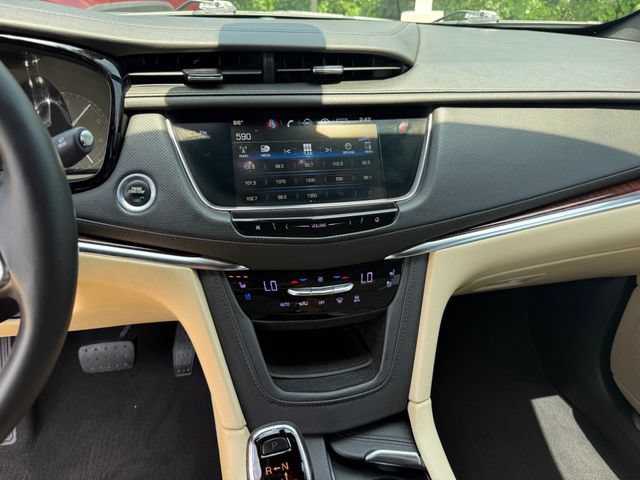 Used 2018 Cadillac XT5 Premium Luxury FWD image 15
