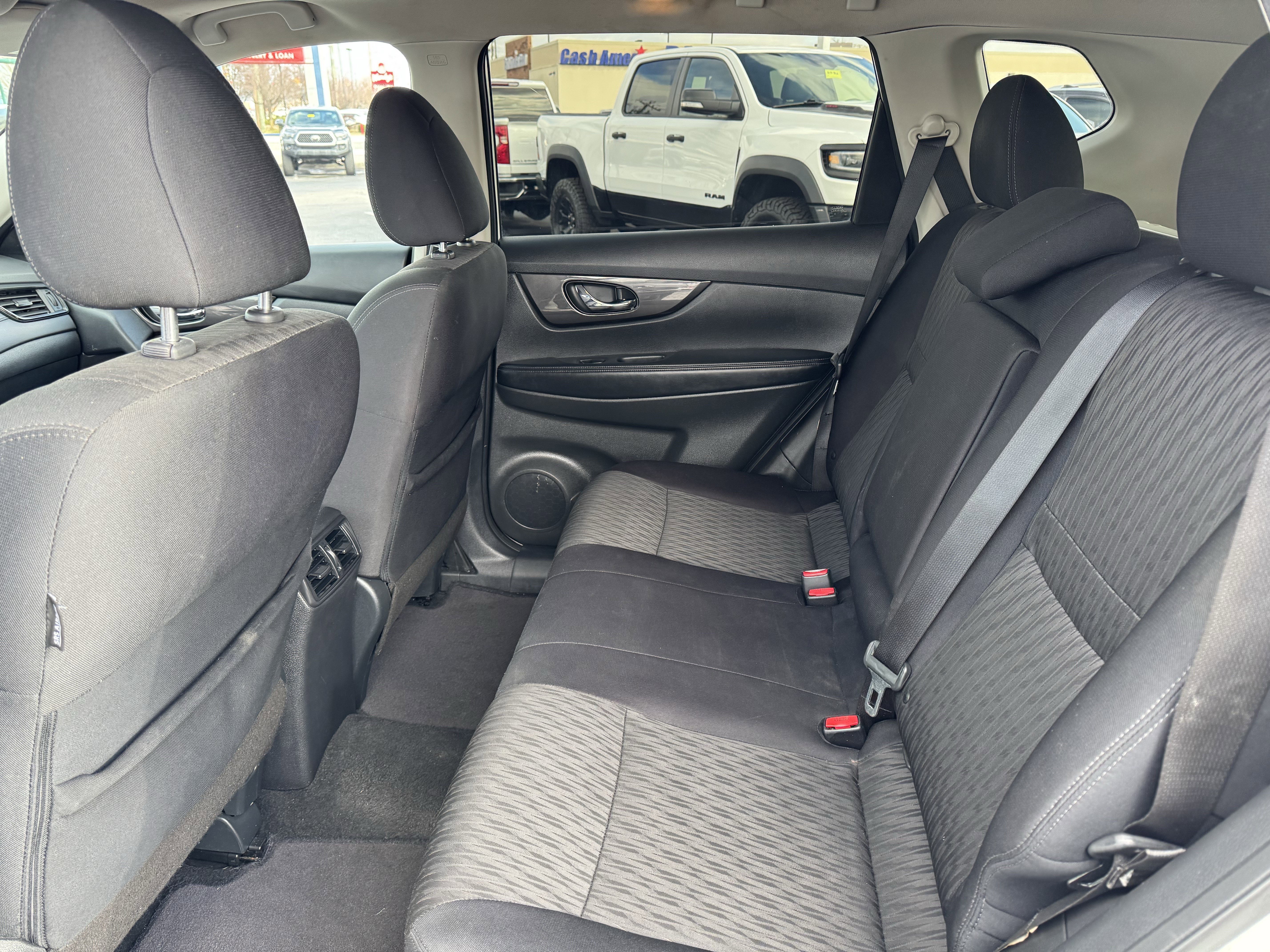 Used 2019 Nissan Rogue SV w/ Premium Package image 36
