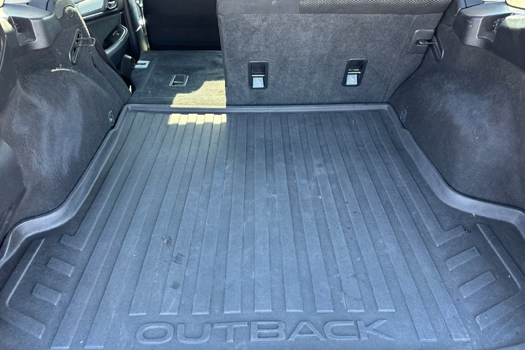 Used 2018 Subaru Outback 2.5i Premium AWD/4WD image 20
