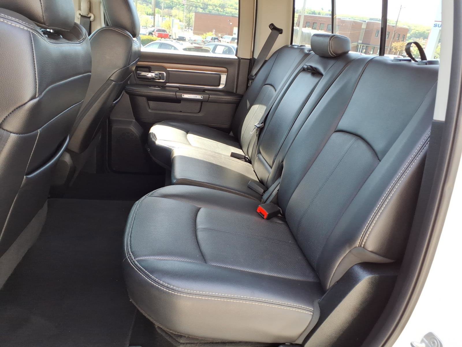 Used 2018 RAM 1500 Laramie w/ Convenience Group AWD/4WD image 11