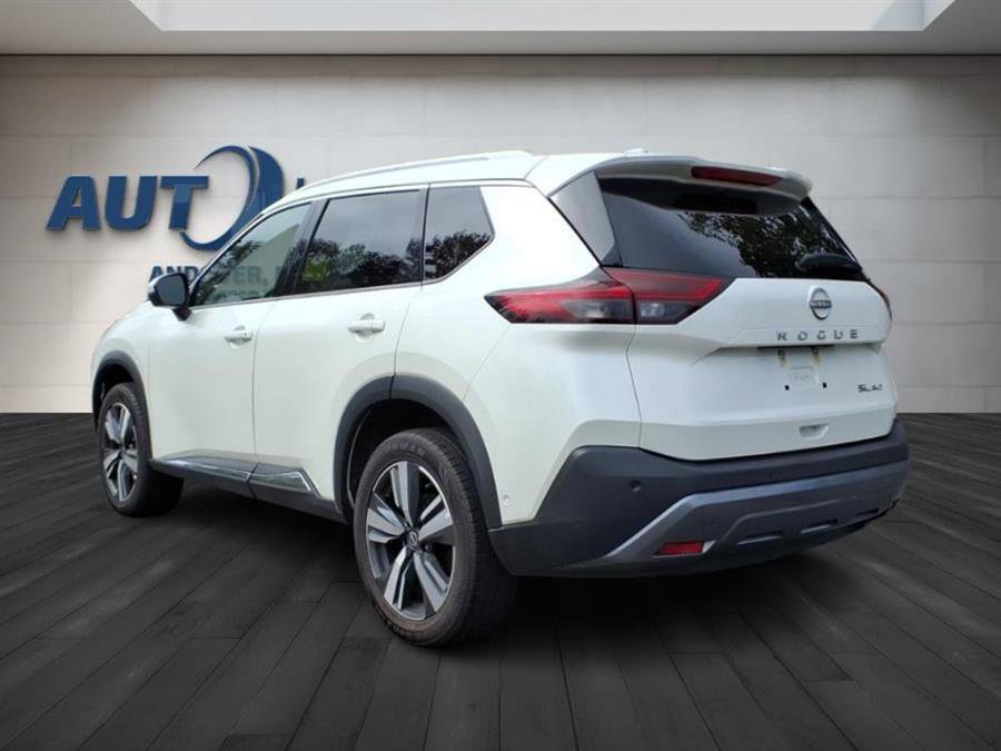 Used 2023 Nissan Rogue SL w/ SL Premium Package image 16