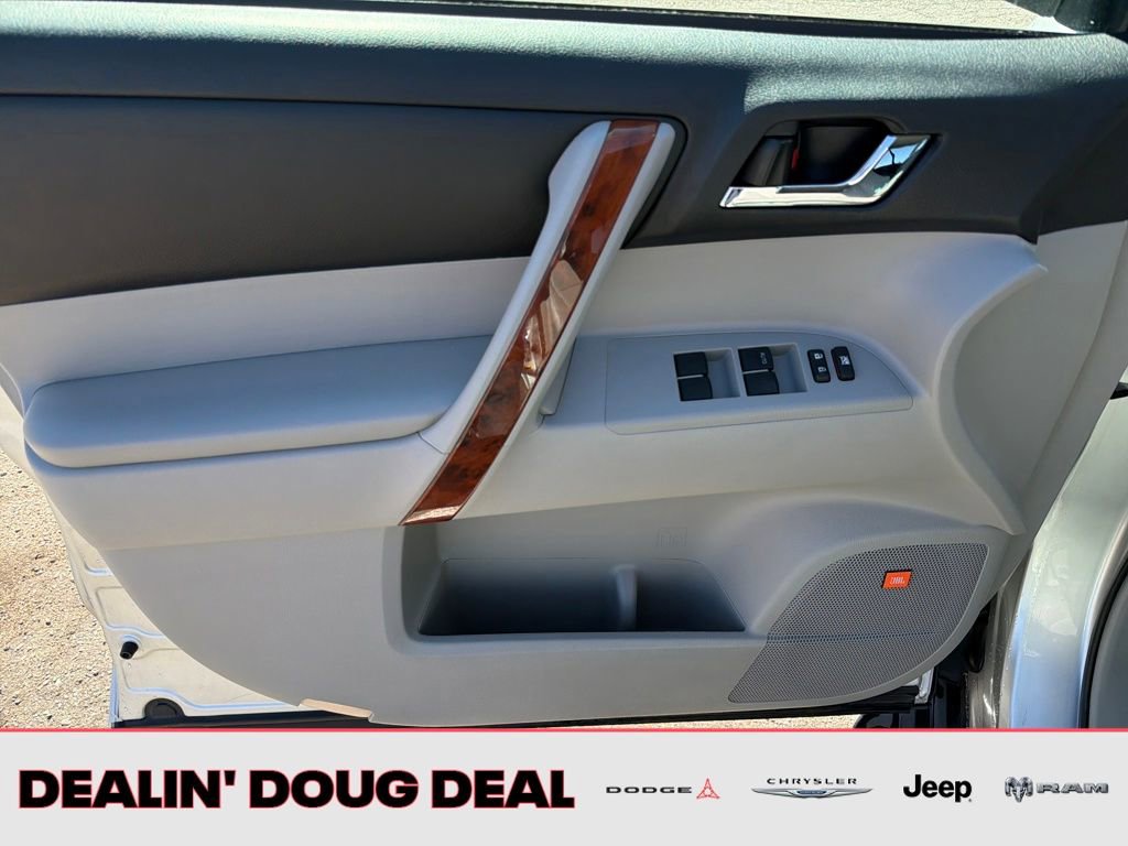Used 2013 Toyota Highlander Limited image 11
