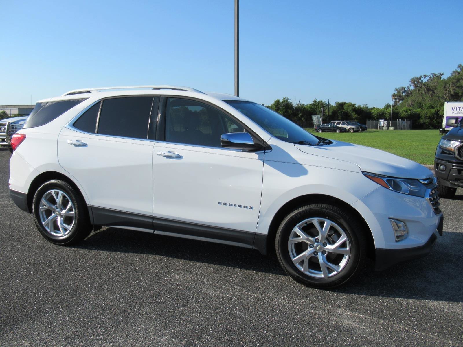 Used 2018 Chevrolet Equinox Premier FWD image 2