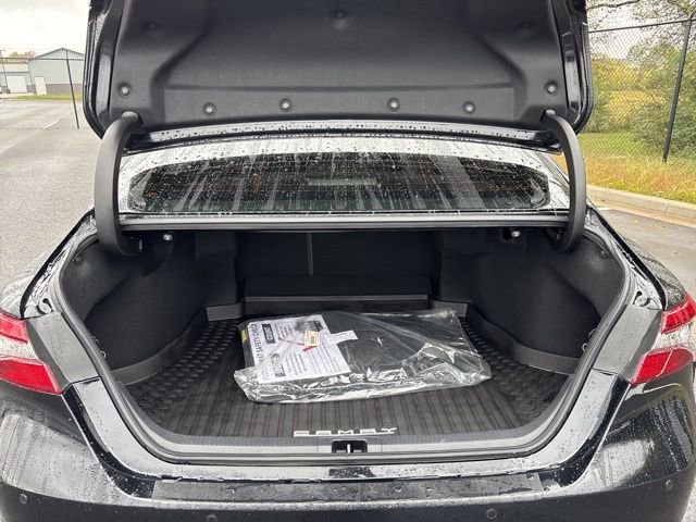 Used 2021 Toyota Camry XSE w/ Navigation Upgrade Package image 12