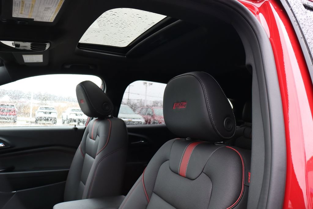 New 2026 Chevrolet Trax RS w/ Sunroof Package image 23