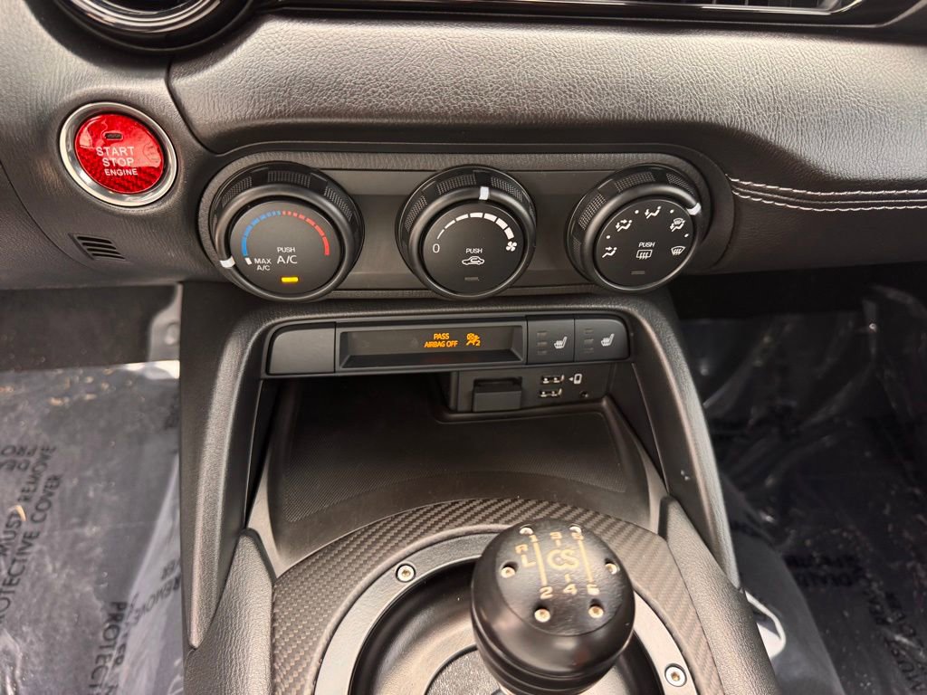 Used 2021 MAZDA MX-5 Miata Club RWD image 26