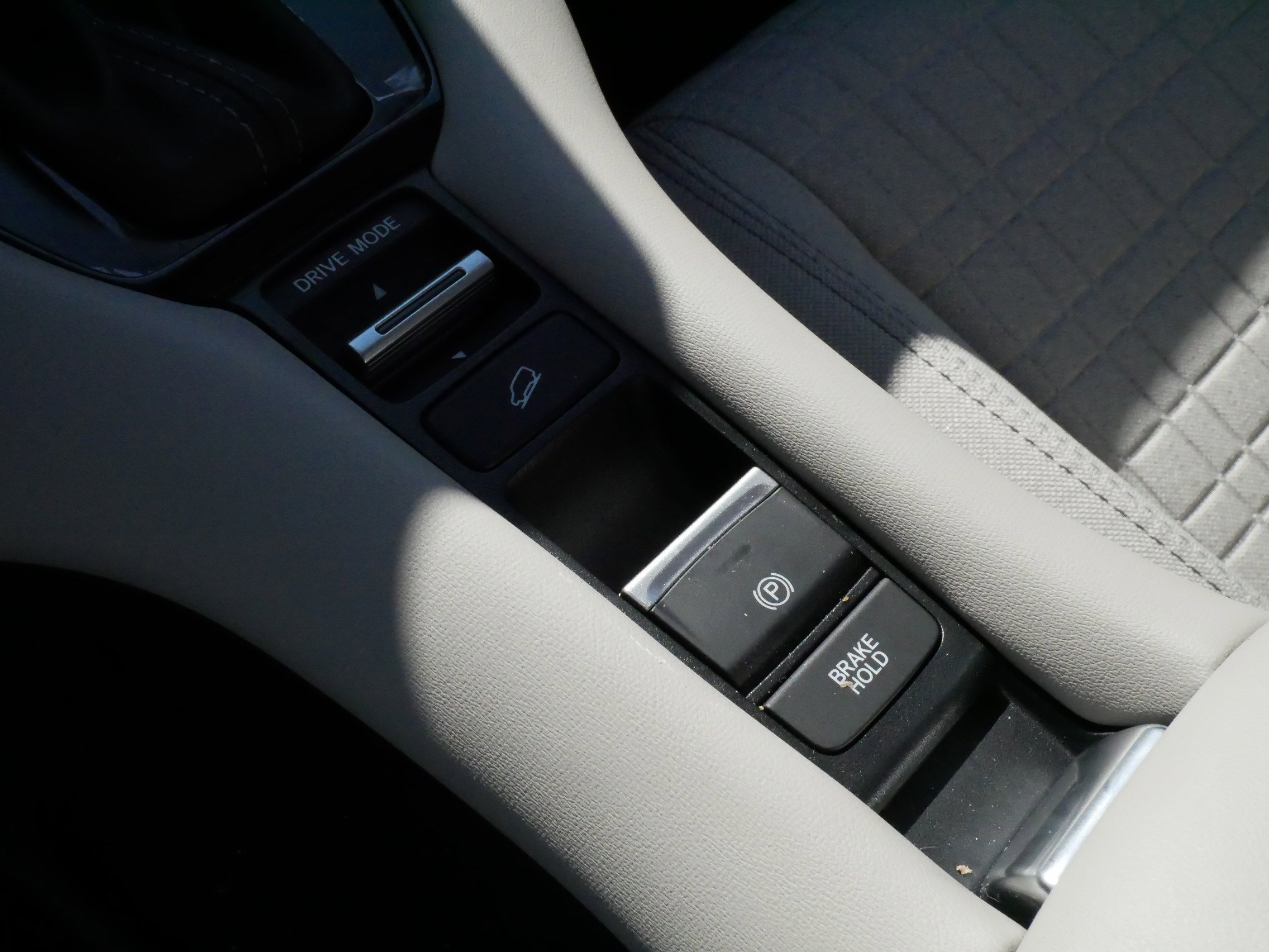 Certified 2026 Honda HR-V LX image 25