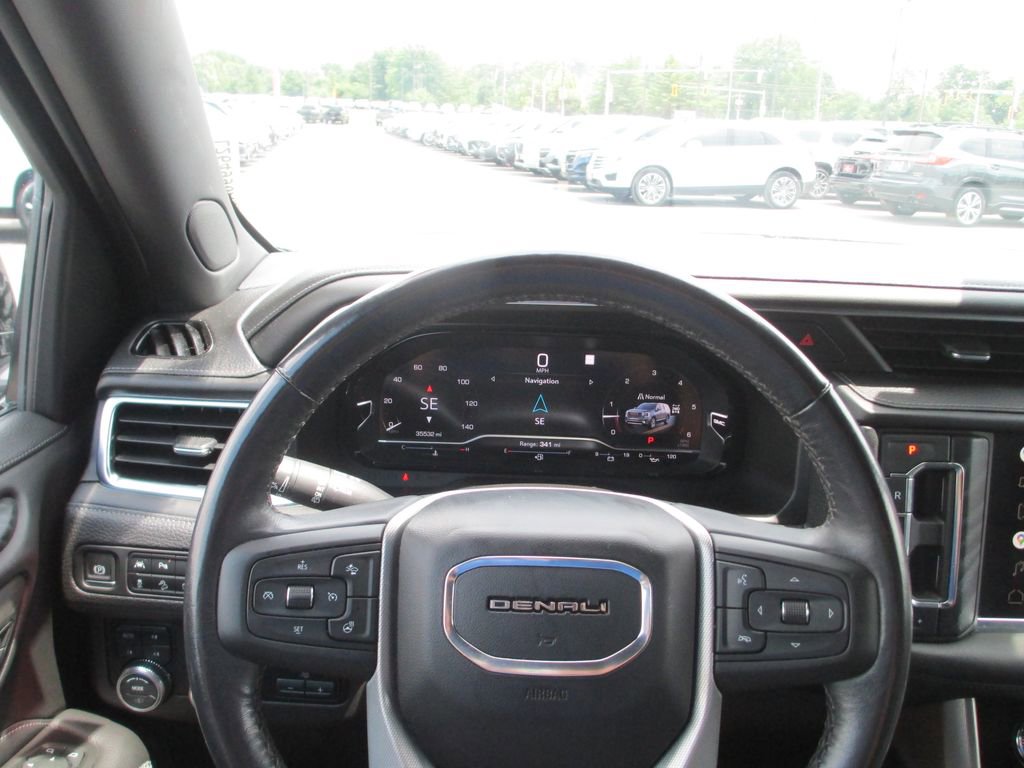 Used 2022 GMC Yukon Denali w/ Denali Ultimate Package AWD/4WD image 38