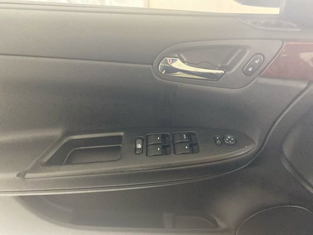 Used 2009 Chevrolet Impala LT FWD image 26