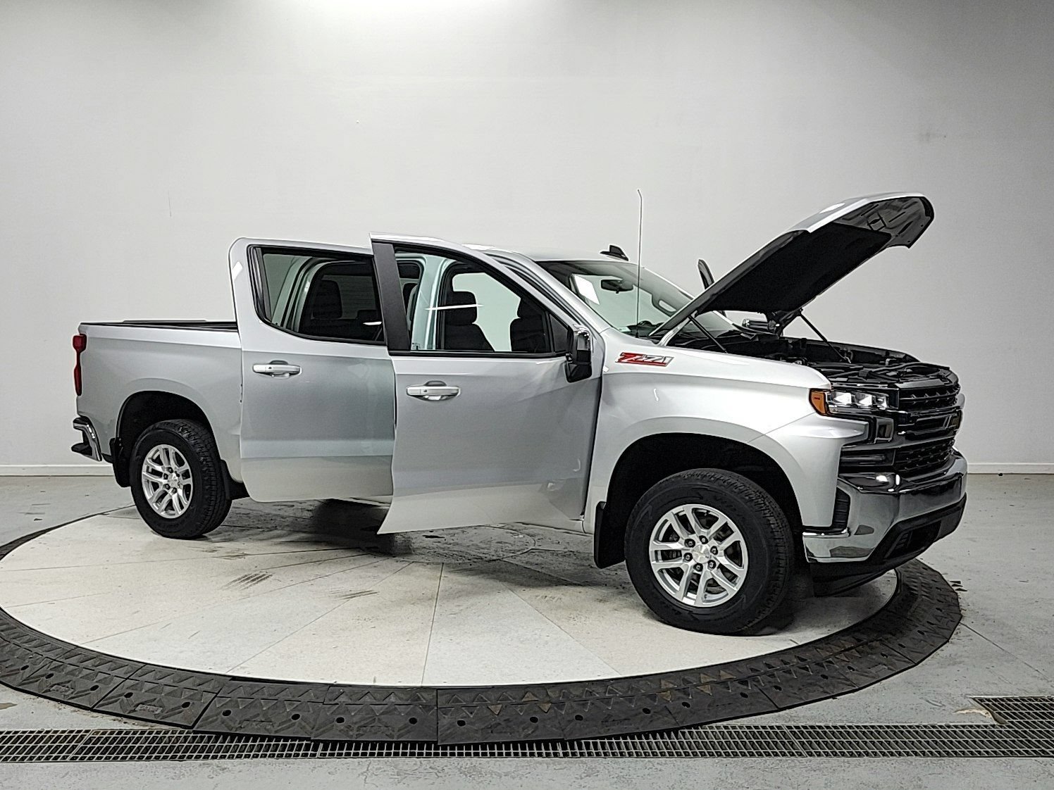 Used 2019 Chevrolet Silverado 1500 LT w/ All-Star Edition AWD/4WD image 9