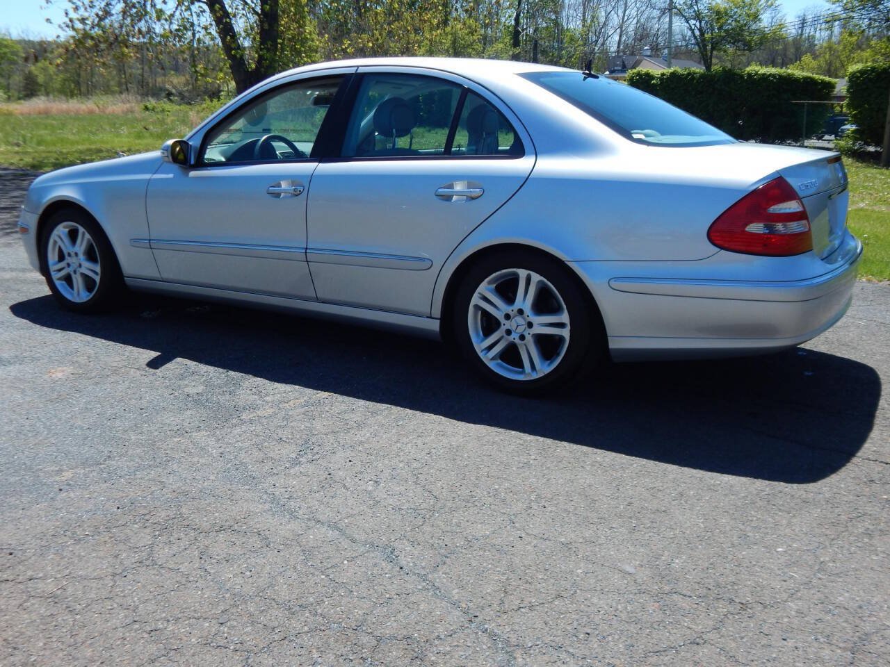 Used 2005 Mercedes-Benz E 500 4MATIC Sedan image 3