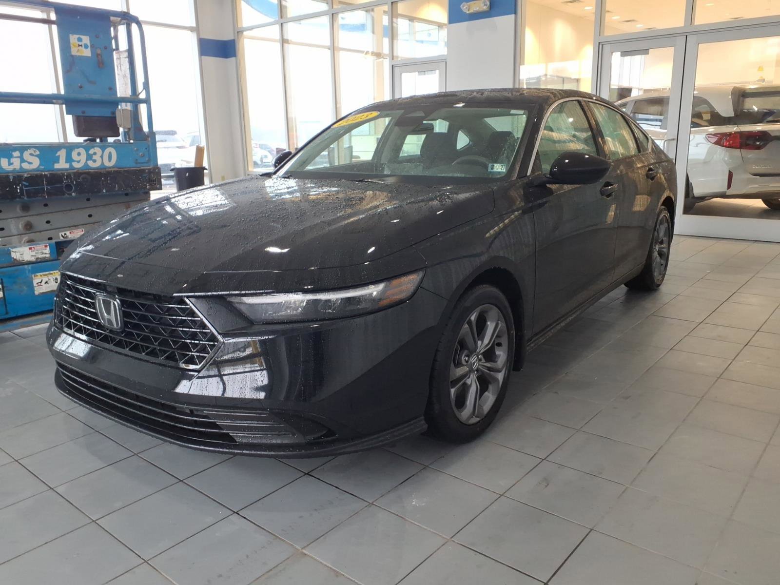 Certified 2023 Honda Accord EX image 8