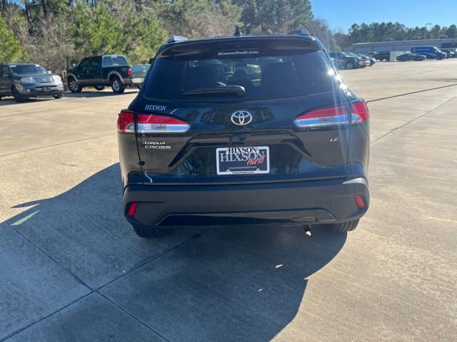Used 2022 Toyota Corolla Cross LE image 6