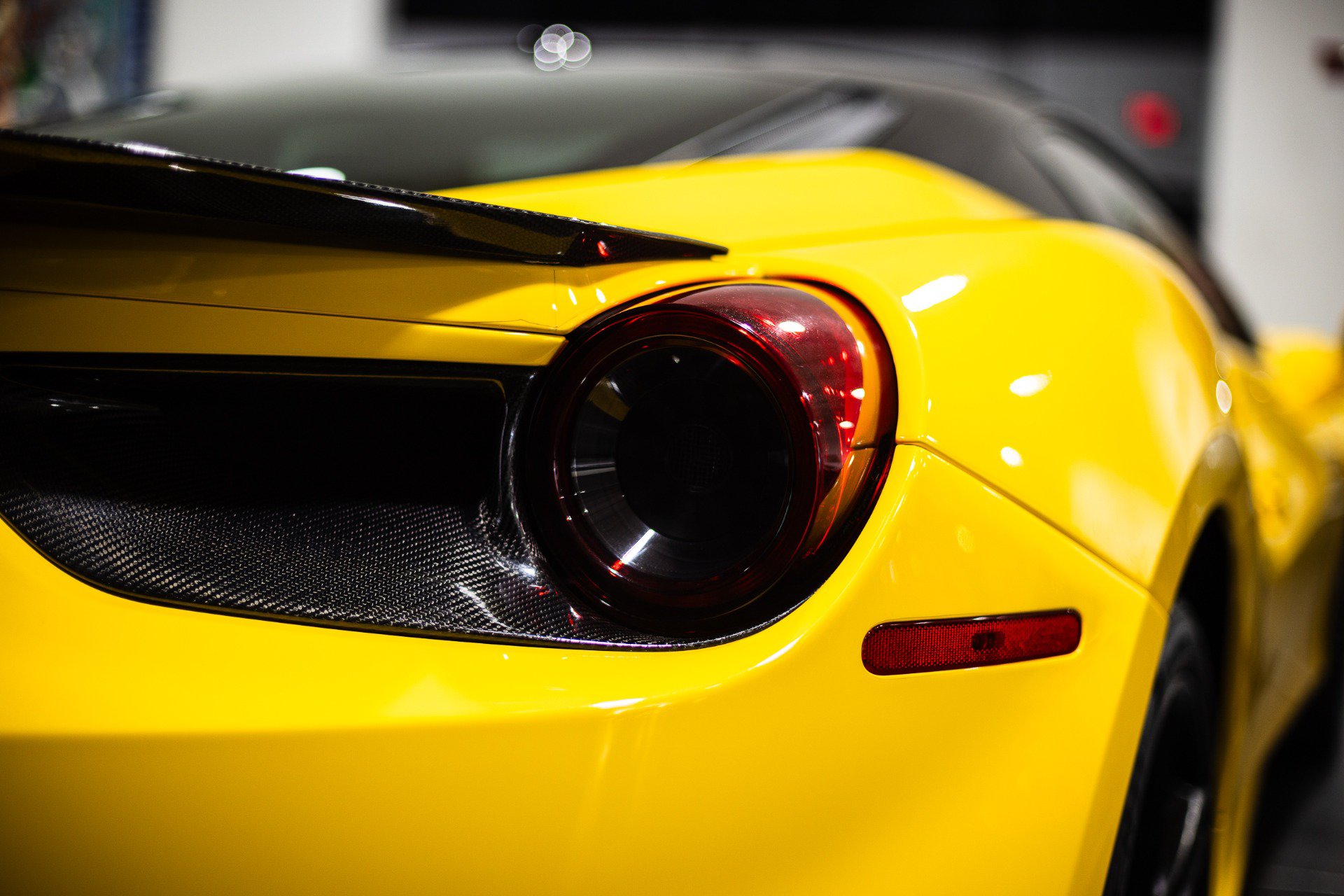 Used 2018 Ferrari 488 GTB RWD image 28