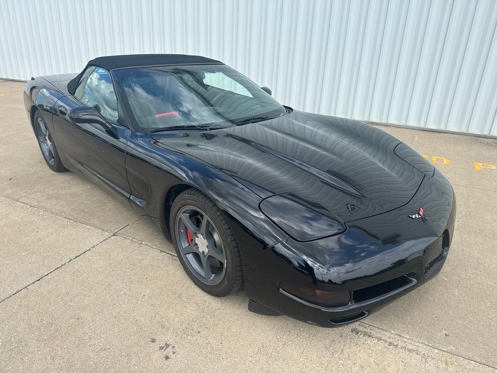 Used 2001 Chevrolet Corvette Convertible w/ Preferred Equipment Group2 RWD image 2
