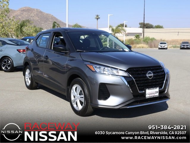 New 2025 Nissan Kicks Play S image 1